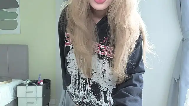 Snapshot of TammiLou chatting on 11/28/25, 05:54 TammiLou online show from 11/28/25, 05:54