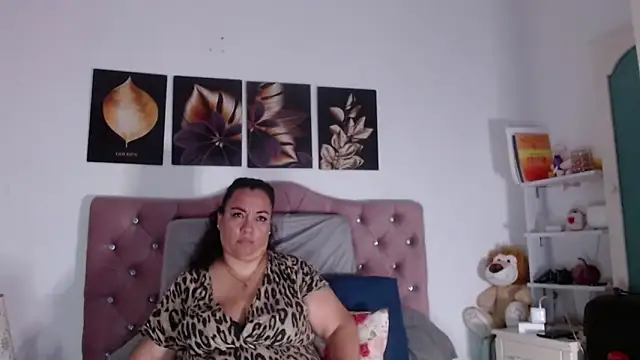 -helen online show from 09/24/25, 08:12