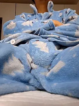 Snapshot of Ssk10N chatting on 11/24/25, 12:05 Ssk10N online show from 11/24/25, 12:05