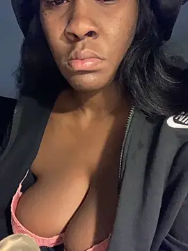 Foreignthababyy online show from 09/25/25, 12:53