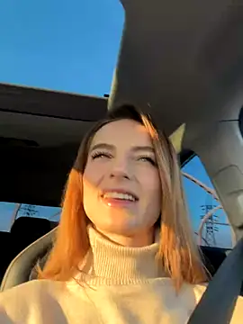 Snapshot of -AngelAri- chatting on 12/14/25, 09:25 -AngelAri- online show from 12/14/25, 09:25