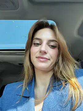 Snapshot of -AngelAri- chatting on 05/17/26, 09:17 -AngelAri- online show from 05/17/26, 09:17