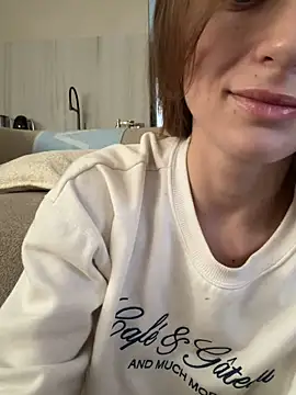 Snapshot of -AngelAri- chatting on 06/14/26, 01:02 -AngelAri- online show from 06/14/26, 01:02