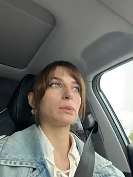 Snapshot of -AngelAri- chatting on 07/05/26, 09:16 -AngelAri- online show from 07/05/26, 09:16