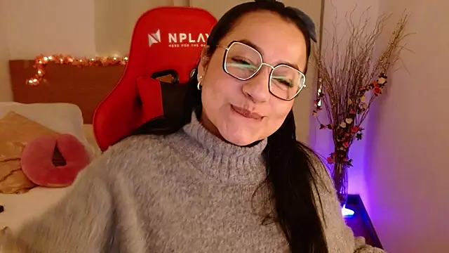 lucy luu  online show from 12/04/24, 11:35
