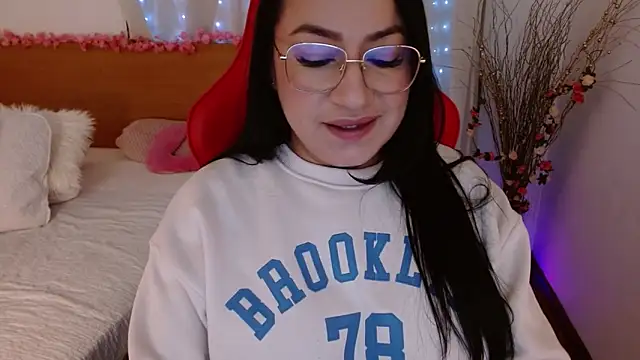 lucy luu  online show from 03/05/25, 07:27