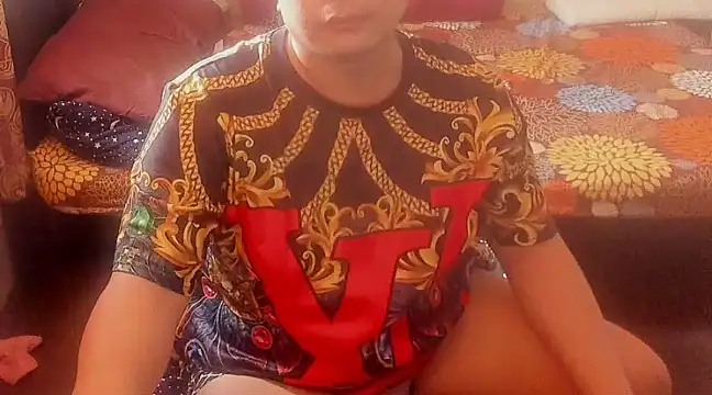 Snapshot of BEMYPROPERTYx chatting on 03/15/25, 04:02 BEMYPROPERTYx online show from 03/15/25, 04:02