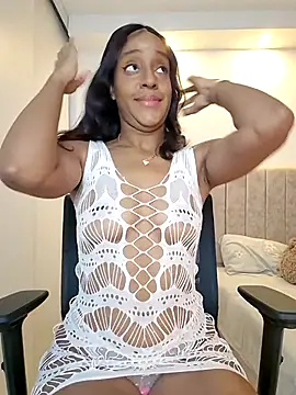 Snapshot of Maya_Lewis chatting on 07/16/26, 11:22 Maya Lewis online show from 07/16/26, 11:22