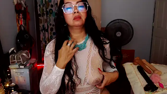Snapshot of RUBII-ADAMS chatting on 05/08/26, 02:44 RUBII-ADAMS online show from 05/08/26, 02:44