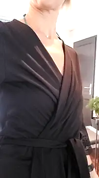 Snapshot of dancing_sexy_doll chatting on 09/21/25, 10:06 dancing sexy doll online show from 09/21/25, 10:06