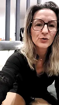 Snapshot of dancing_sexy_doll chatting on 10/24/25, 07:43 dancing sexy doll online show from 10/24/25, 07:43