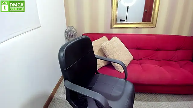 Snapshot of NicolettColin chatting on 10/27/25, 07:29 NicolettColin online show from 10/27/25, 07:29