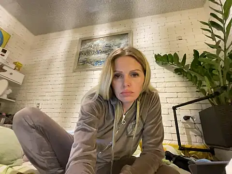Angel girllovemy online show from 01/05/25, 02:41