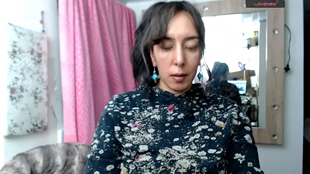 Snapshot of Bekkakinky chatting on 10/31/25, 11:28 Bekkakinky online show from 10/31/25, 11:28