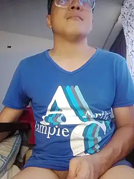 Snapshot of Mghty-cockl88 chatting on 11/28/25, 01:58 Mghty-cockl88 online show from 11/28/25, 01:58