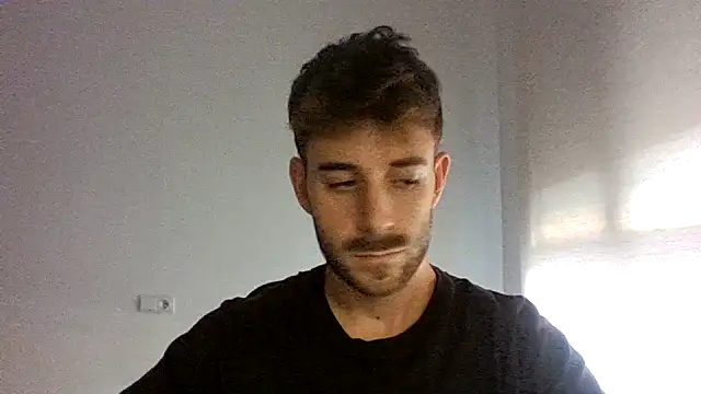 Snapshot of vargas90 chatting on 09/26/25, 11:36 vargas90 online show from 09/26/25, 11:36