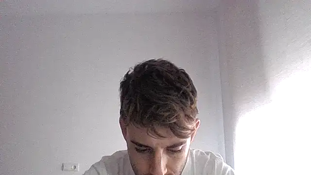 Snapshot of vargas90 chatting on 10/03/25, 08:22 vargas90 online show from 10/03/25, 08:22