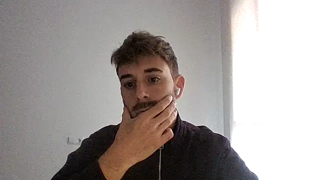 Snapshot of vargas90 chatting on 10/06/25, 08:23 vargas90 online show from 10/06/25, 08:23