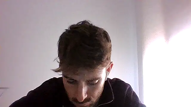 Snapshot of vargas90 chatting on 10/14/25, 07:53 vargas90 online show from 10/14/25, 07:53