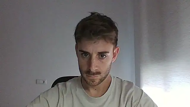 Snapshot of vargas90 chatting on 10/15/25, 10:37 vargas90 online show from 10/15/25, 10:37