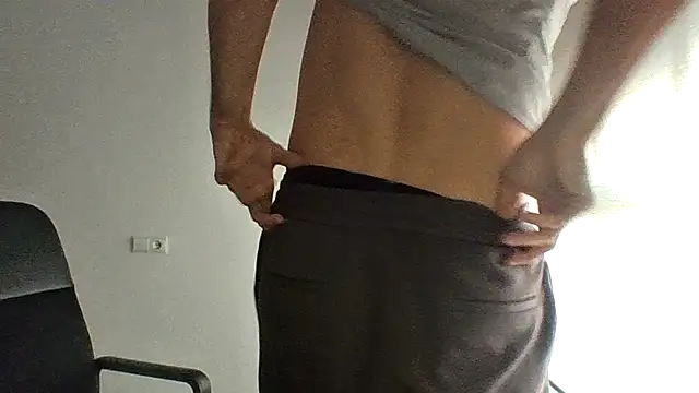 Snapshot of vargas90 chatting on 10/21/25, 08:48 vargas90 online show from 10/21/25, 08:48