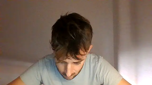 Snapshot of vargas90 chatting on 10/27/25, 10:52 vargas90 online show from 10/27/25, 10:52