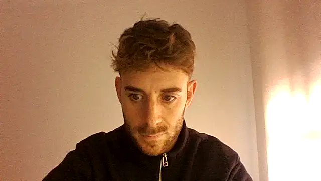 Snapshot of vargas90 chatting on 10/30/25, 11:22 vargas90 online show from 10/30/25, 11:22