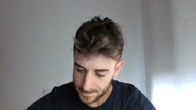 Snapshot of vargas90 chatting on 11/03/25, 10:16 vargas90 online show from 11/03/25, 10:16