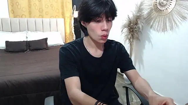 Elio-cam online show from 11/11/25, 08:25