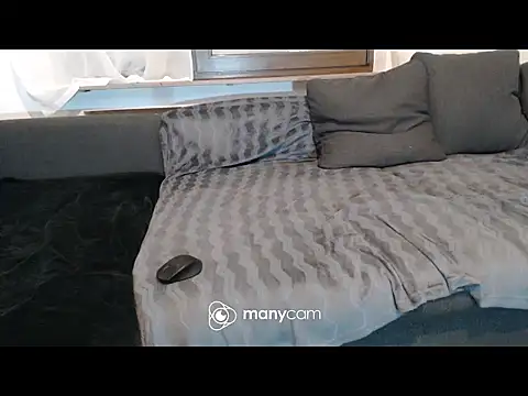 Snapshot of metalhead1970 chatting on 10/10/25, 11:37 metalhead1970 online show from 10/10/25, 11:37