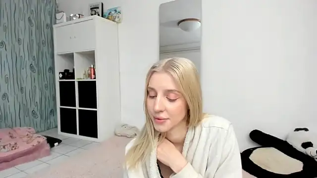 KenzieDawton online show from 05/15/26, 04:36