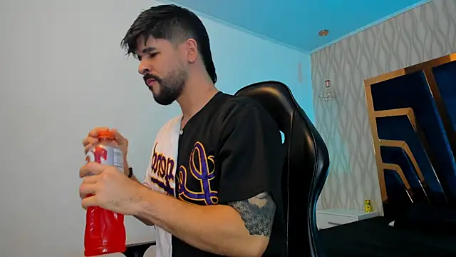 Snapshot of Petesevans chatting on 11/08/25, 11:14 Petesevans online show from 11/08/25, 11:14