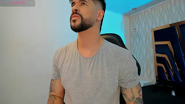 Snapshot of Petesevans chatting on 11/15/25, 11:21 Petesevans online show from 11/15/25, 11:21