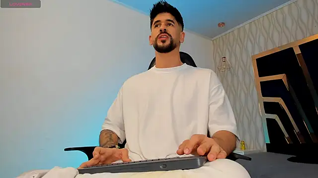 Snapshot of Petesevans chatting on 11/26/25, 11:06 Petesevans online show from 11/26/25, 11:06