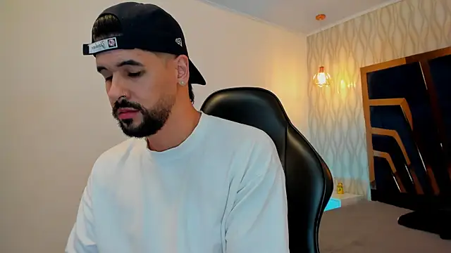 Snapshot of Petesevans chatting on 11/30/25, 01:59 Petesevans online show from 11/30/25, 01:59