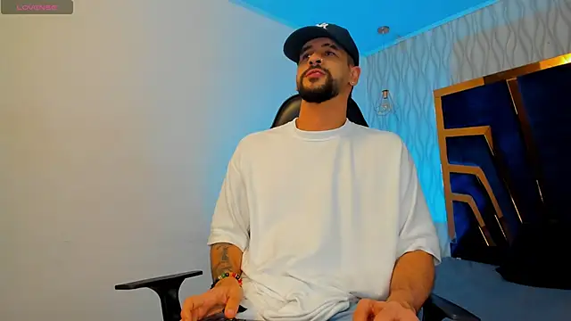 Snapshot of Petesevans chatting on 12/14/25, 01:27 Petesevans online show from 12/14/25, 01:27