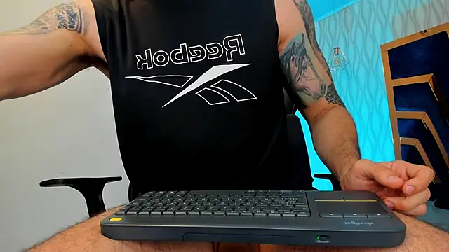 Snapshot of Petesevans chatting on 12/15/25, 11:42 Petesevans online show from 12/15/25, 11:42