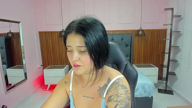 BIANCAROY1 online show from 10/07/25, 06:49