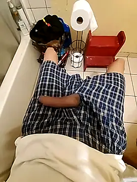 Snapshot of Bigstiffyuh chatting on 11/16/25, 02:44 Bigstiffyuh online show from 11/16/25, 02:44