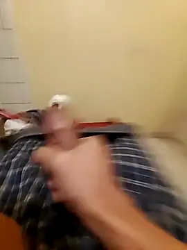 Snapshot of Bigstiffyuh chatting on 11/19/25, 10:37 Bigstiffyuh online show from 11/19/25, 10:37