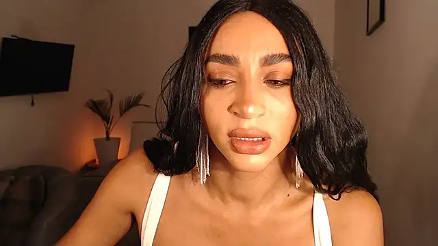 Snapshot of destinne_mill_ chatting on 12/05/25, 10:24 destinne mill online show from 12/05/25, 10:24