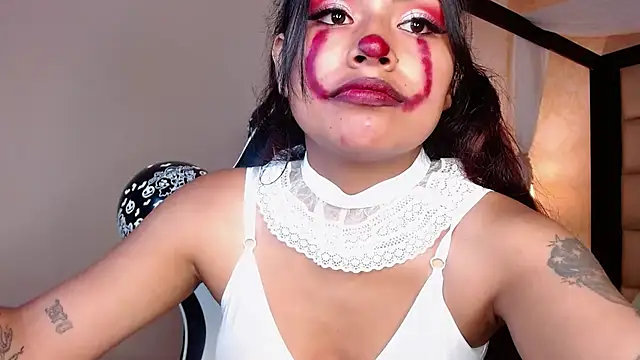 ChantalPetit online show from 10/30/25, 05:02