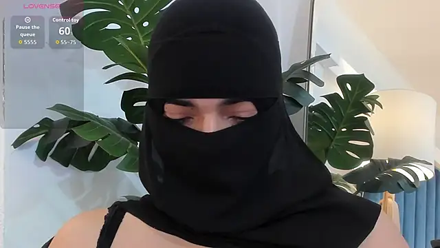 Snapshot of radiagazali chatting on 10/29/25, 06:53 radiagazali online show from 10/29/25, 06:53