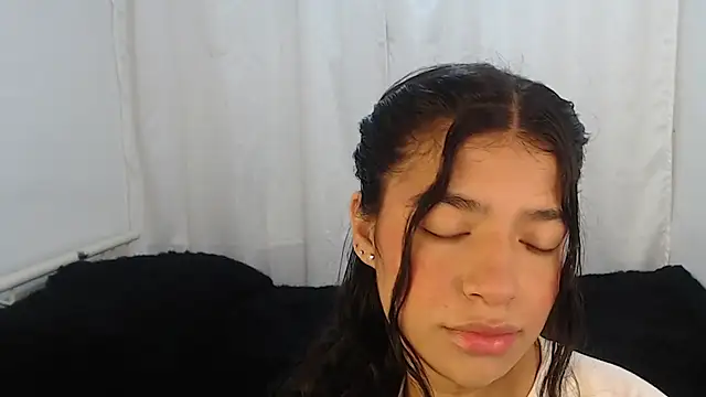 Snapshot of Liz_Galactic chatting on 12/15/24, 06:59 Liz Galactic online show from 12/15/24, 06:59