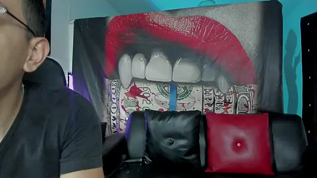 Snapshot of Strongernastyx chatting on 11/16/25, 08:47 Strongernastyx online show from 11/16/25, 08:47