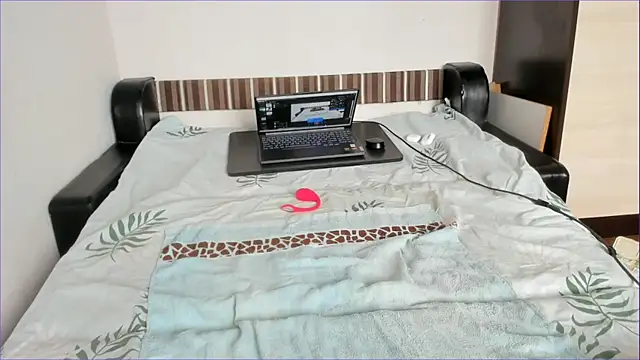 sweet-tinqerbell online show from 06/07/26, 11:58