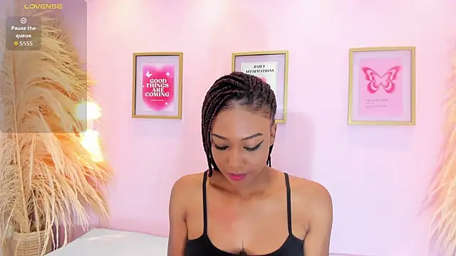 Snapshot of EmmySweett chatting on 10/03/25, 08:17 EmmySweett online show from 10/03/25, 08:17