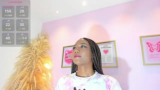 Snapshot of EmmySweett chatting on 12/14/25, 08:13 EmmySweett online show from 12/14/25, 08:13