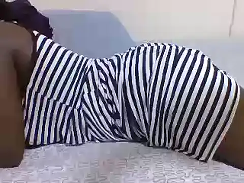 sweetelle09 online show from 02/04/25, 10:45