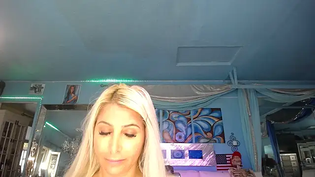 ADRIANNA FOX online show from 01/24/25, 01:25